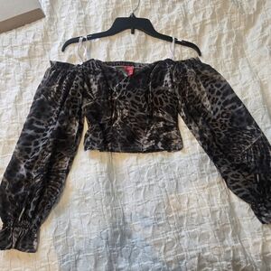 Leopard Print Off-Shoulder Guess Going-out Top